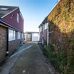 Host & Stay - Wilson Studio